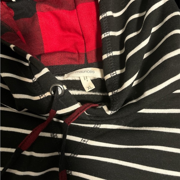 Maurices size extra large black-and-white striped hoodie - Picture 3 of 3
